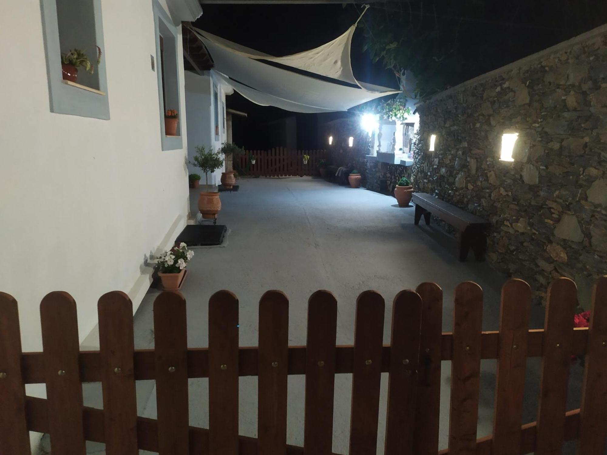 Esperides Apartments Aigli Skopelos Exterior foto